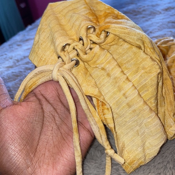 Gold Off-Shoulder Tie-Dye Crop Top 🌞 - Picture 3 of 4